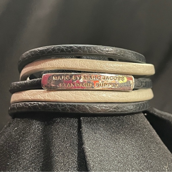 Marc by Marc Jacobs Black and Cream Leather Bracelet - Picture 1 of 9